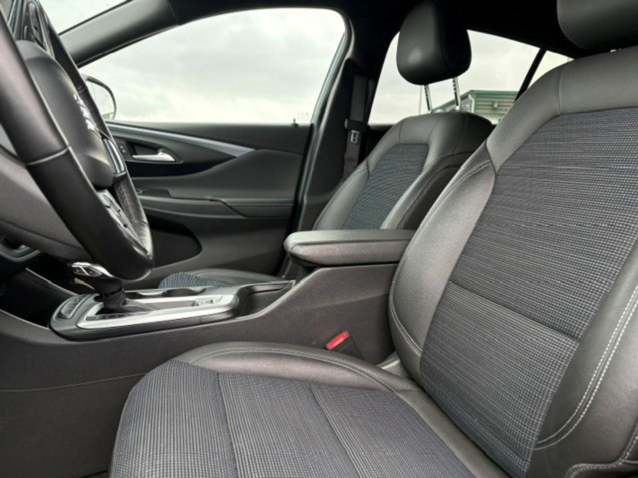 2025 Buick Envista Preferred Photo4