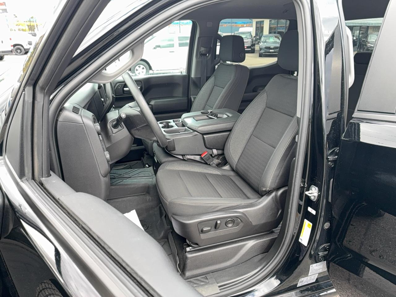2024 Chevrolet Silverado 1500 CustomTrailBoss Z71 CrewCab4WD 5.3L8cylGas 6'7"Box Photo