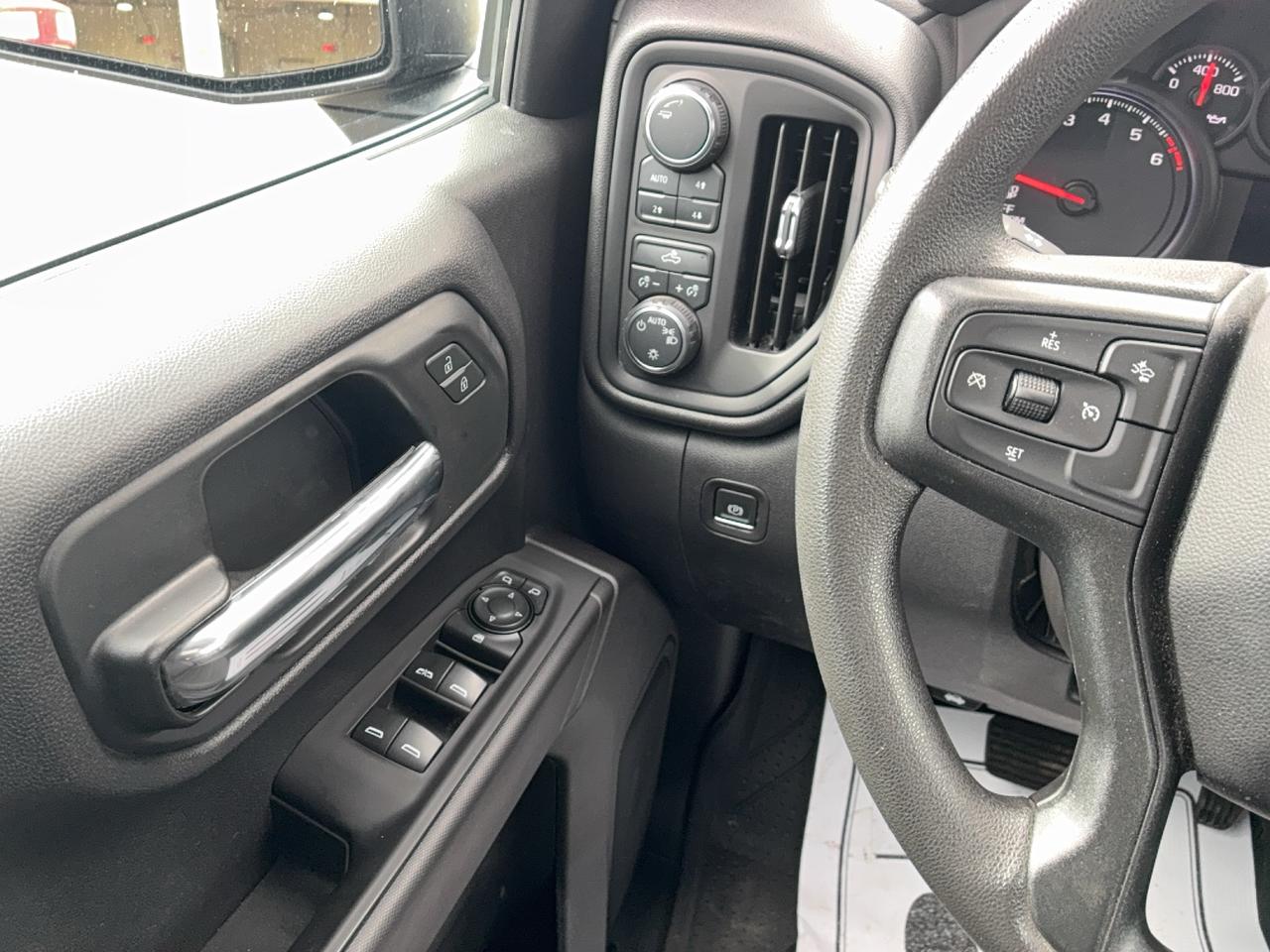2024 Chevrolet Silverado 1500 CustomTrailBoss Z71 CrewCab4WD 5.3L8cylGas 6'7"Box Photo