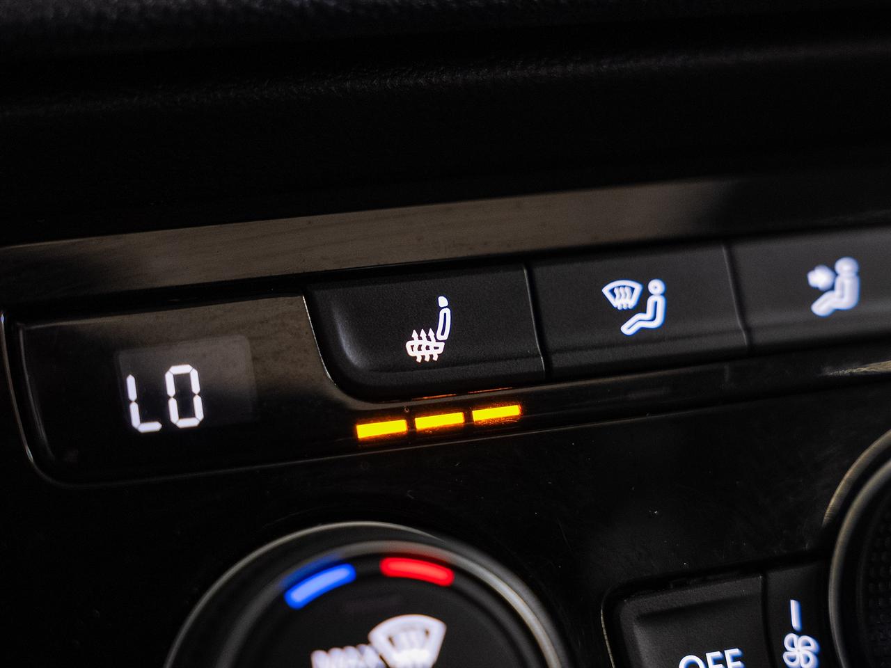 2023 Volkswagen Taos HIGHLINE AWD | Nav | Leather | Panoroof | CarPlay