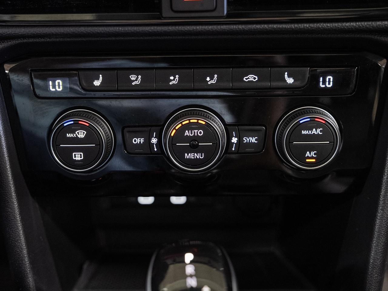 2023 Volkswagen Taos HIGHLINE AWD | Nav | Leather | Panoroof | CarPlay Photo