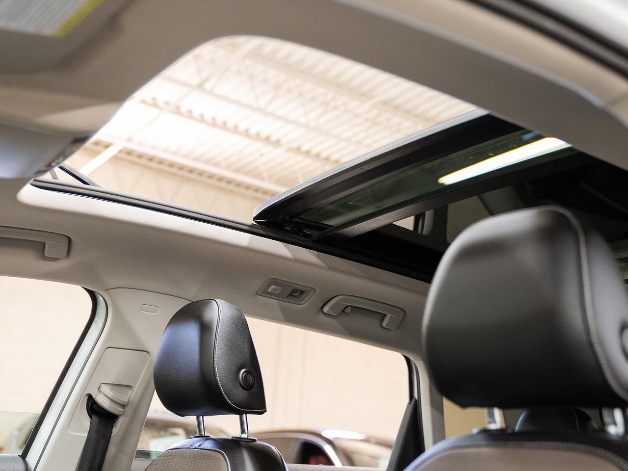 2023 Volkswagen Taos HIGHLINE AWD | Nav | Leather | Panoroof | CarPlay