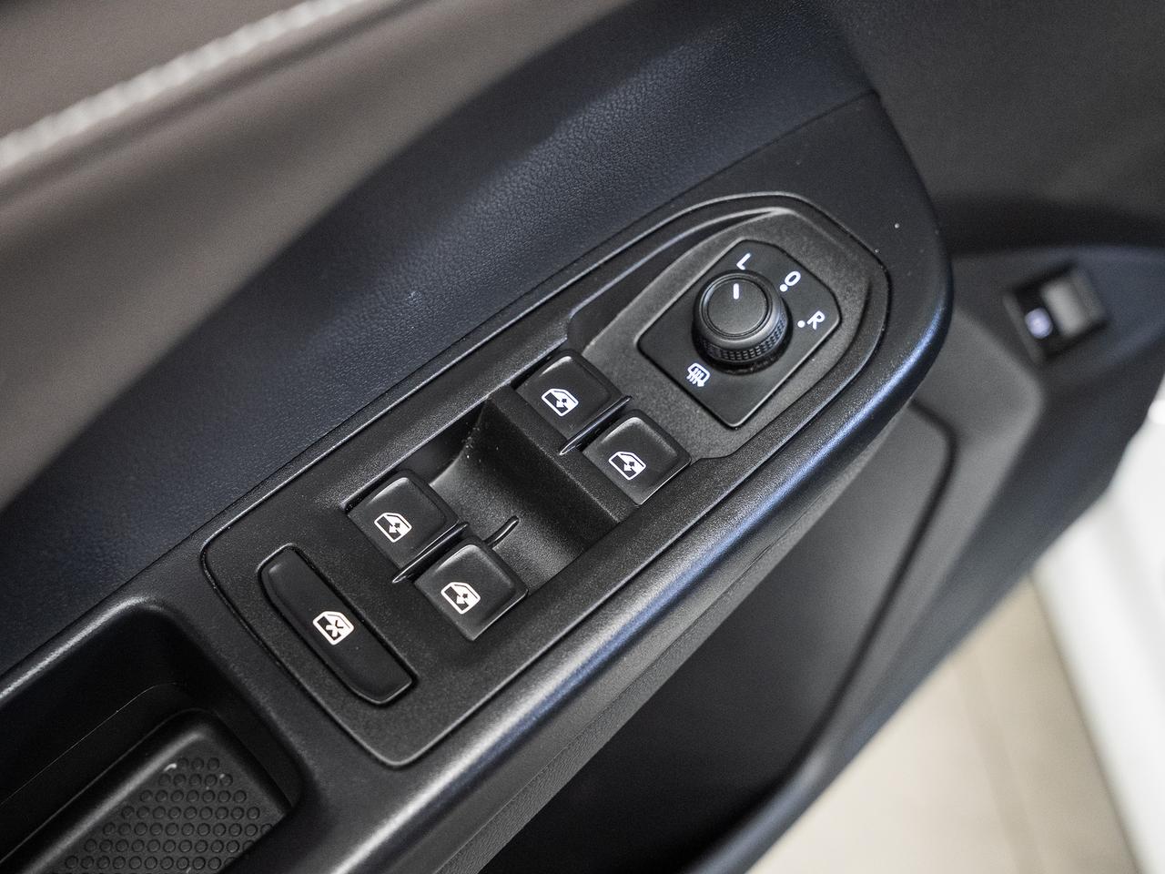 2023 Volkswagen Taos HIGHLINE AWD | Nav | Leather | Panoroof | CarPlay
