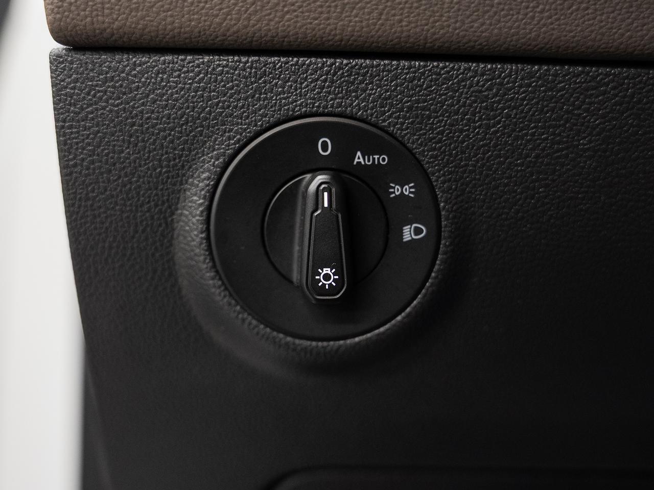 2023 Volkswagen Taos HIGHLINE AWD | Nav | Leather | Panoroof | CarPlay Photo