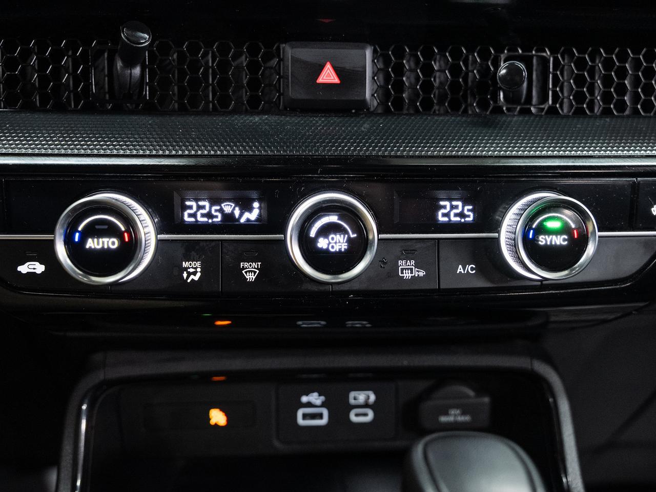 2024 Honda CR-V TOURING HYBRID AWD | Nav | Leather | Sunroof | BSM Photo