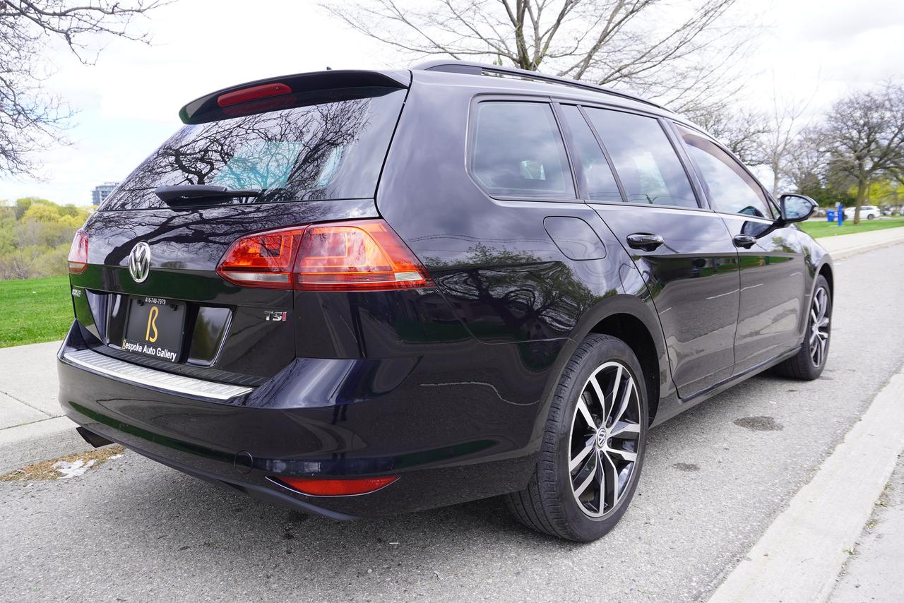 2017 Volkswagen Golf SportWagen 1 OWNER / MANUAL / LEATHER / PANOROOF / VERSATILE Photo