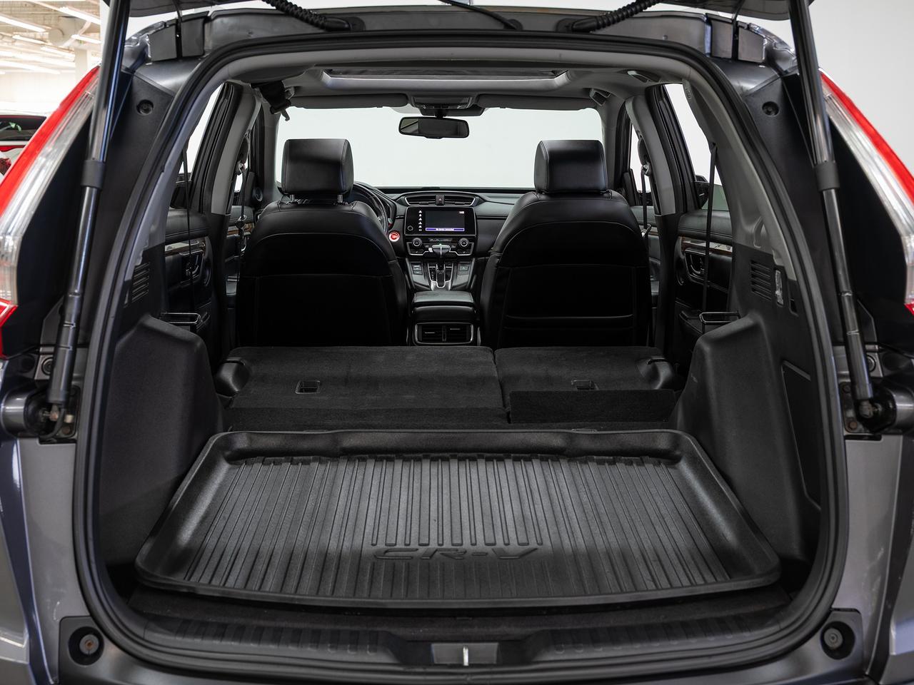 2019 Honda CR-V TOURING AWD | Nav | Leather | Sunroof | CarPlay Photo