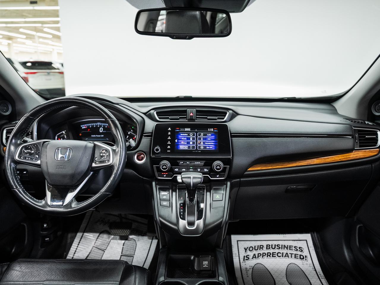 2019 Honda CR-V TOURING AWD | Nav | Leather | Sunroof | CarPlay Photo