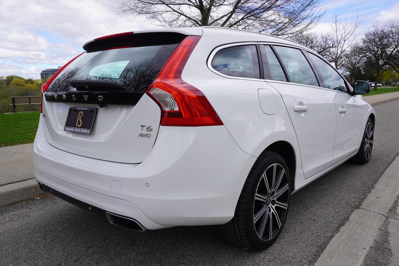 2015 Volvo V60 T6 PREMIUM PLUS / AWD / STUNNING COMBO /RARE WAGON Photo3