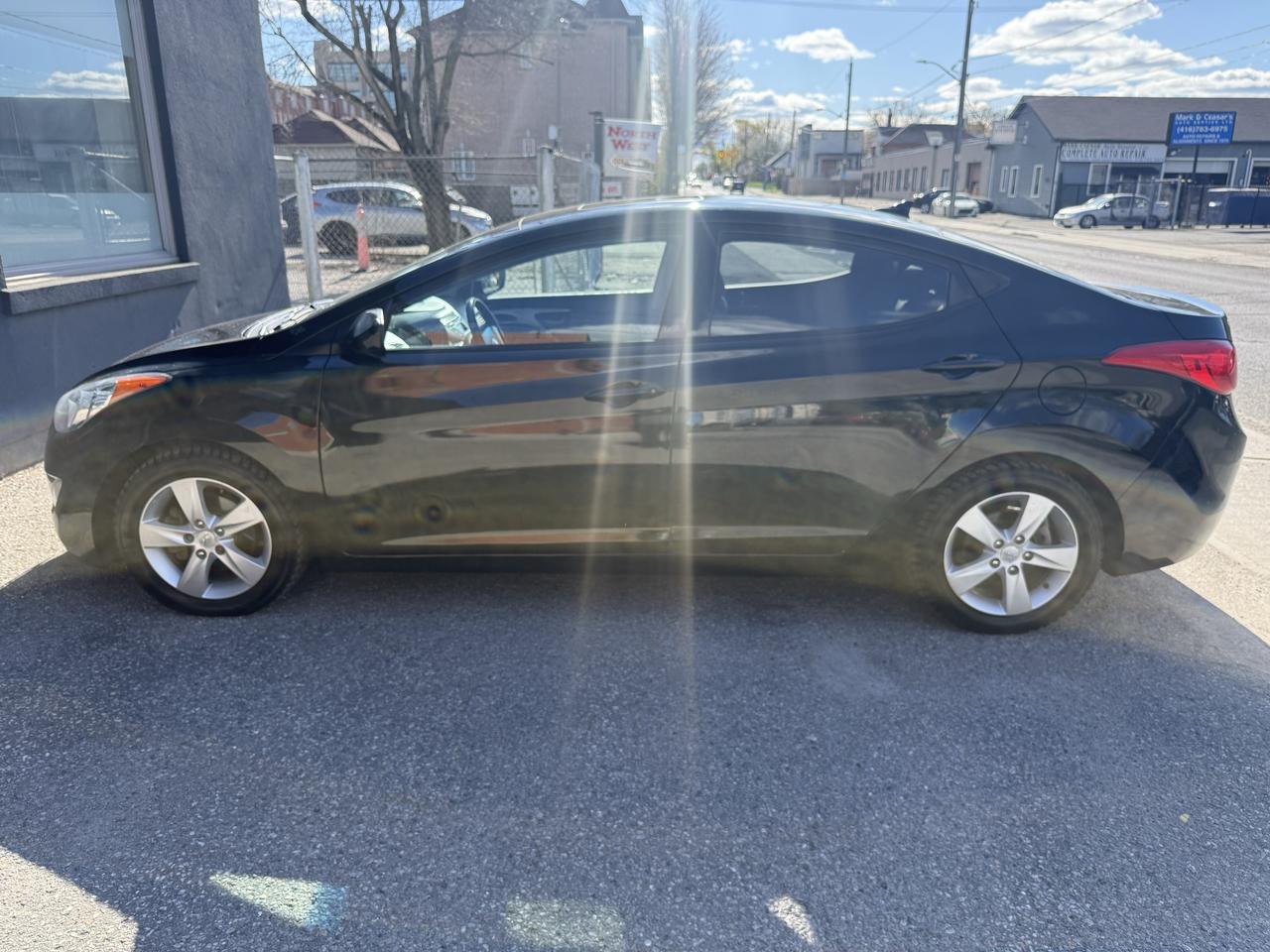 2013 Hyundai Elantra GLS Photo