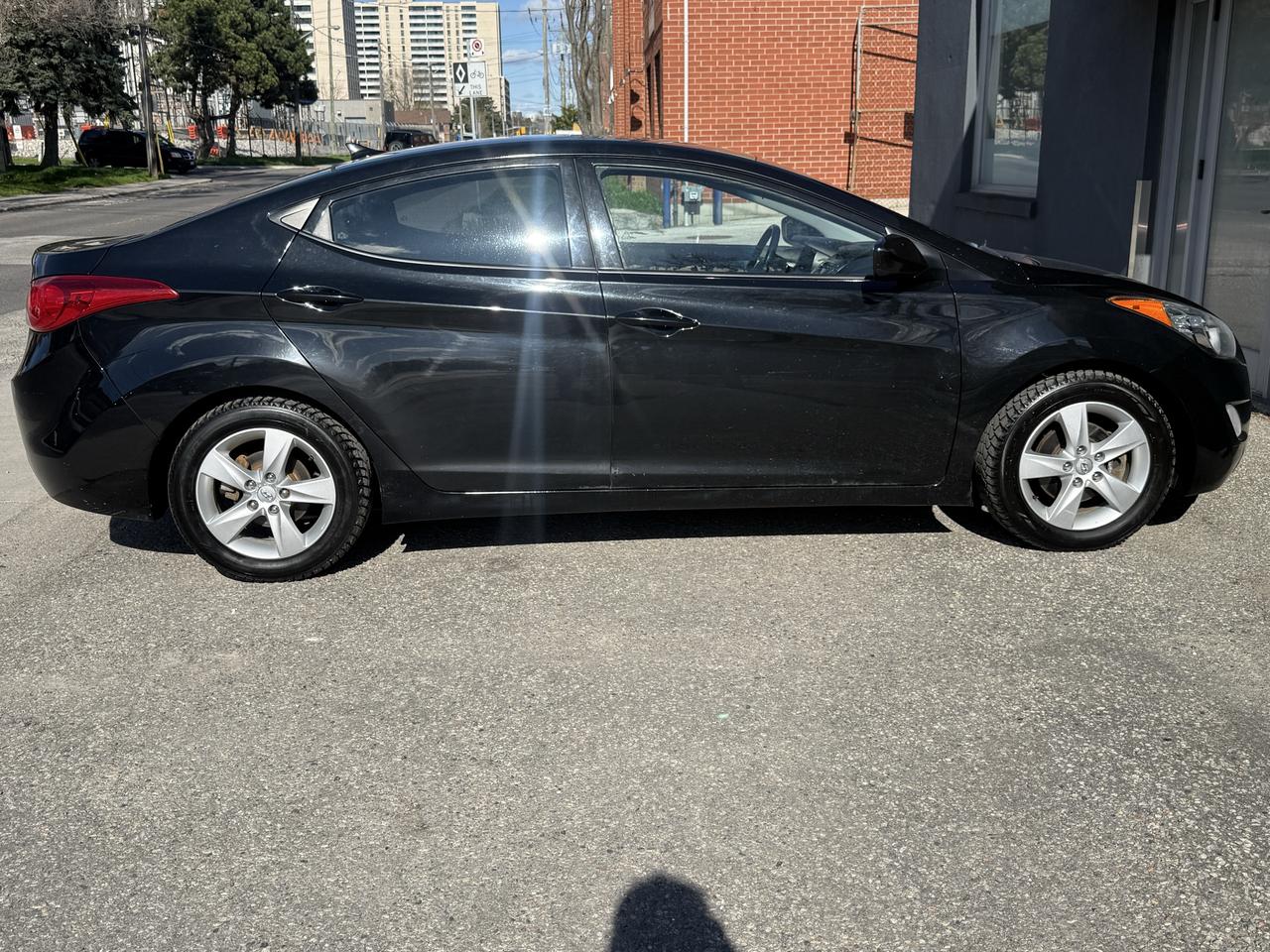 2013 Hyundai Elantra GLS Photo3