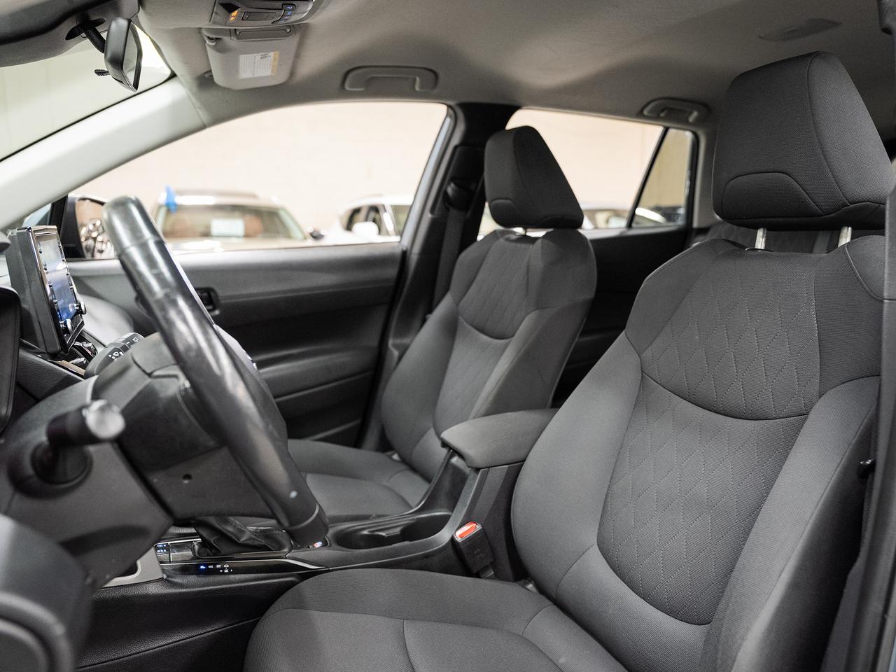 2022 Toyota Corolla Cross LE AWD | LaneDep | Heated Steering | BSM | CarPlay