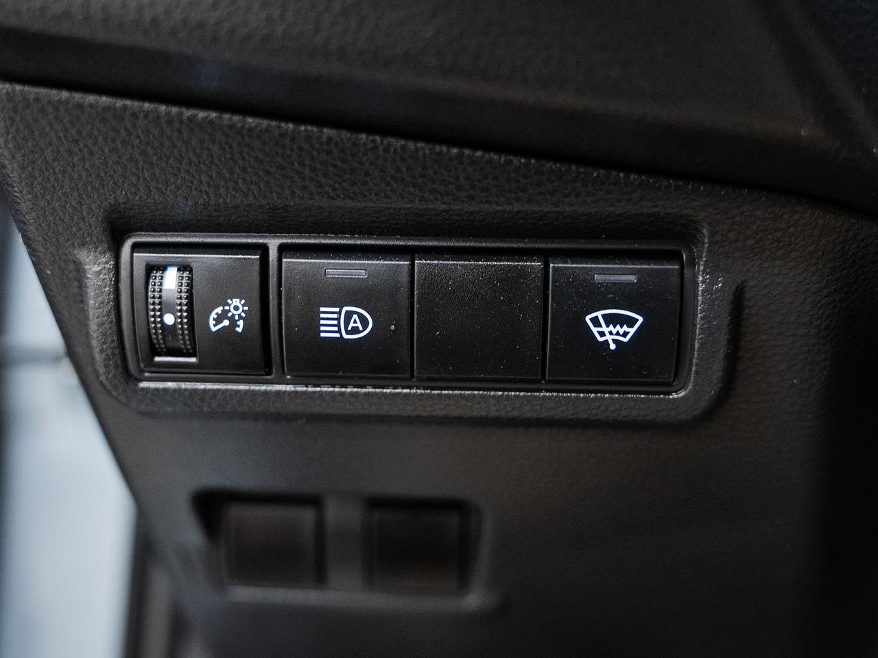 2022 Toyota Corolla Cross LE AWD | LaneDep | Heated Steering | BSM | CarPlay