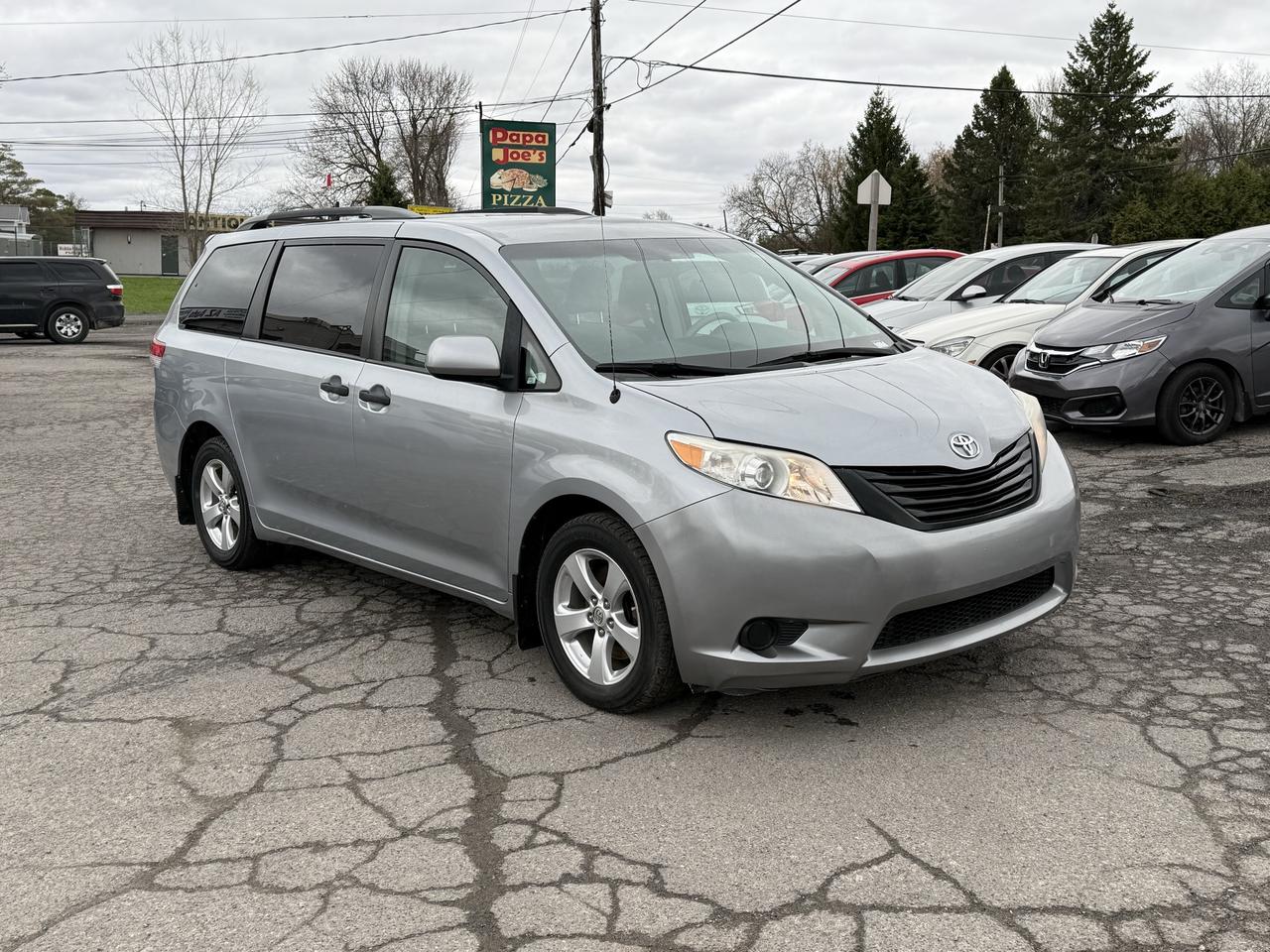 2014 Toyota Sienna Ex Photo