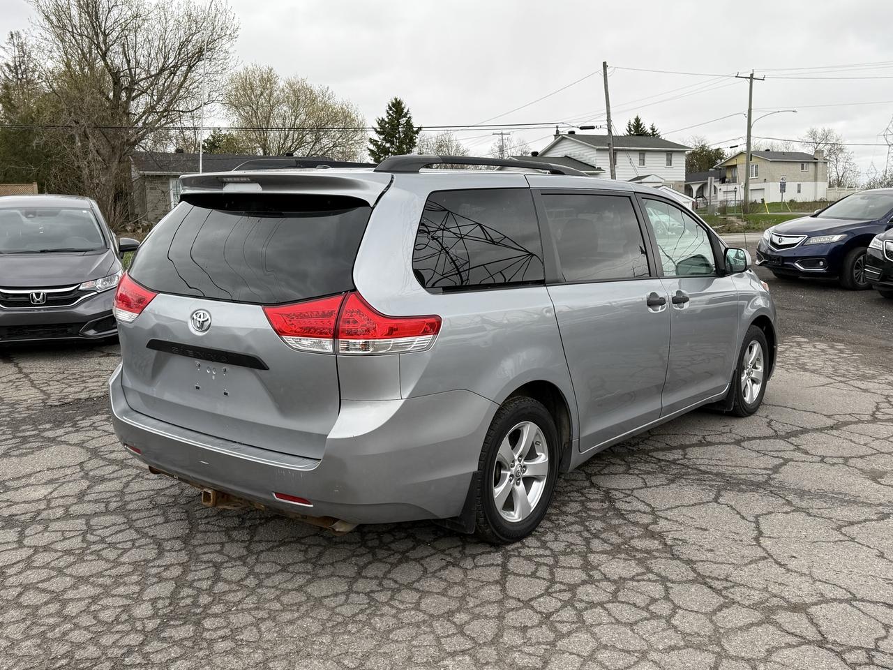 2014 Toyota Sienna Ex Photo