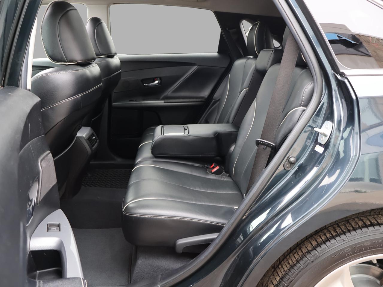 2016 Toyota Venza LIMITED V6 AWD CERTIFIED CAMERA BLUETOOTH LEATHER HEATED SEATS PANO ROOF CRUISE ALLOYS Photo