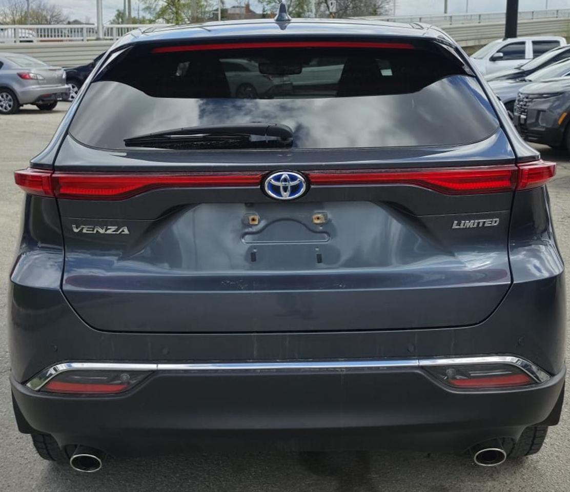 2023 Toyota Venza LIMITED / NO ACCIDENTS / PANO ROOF / LEATHER / NAV Photo2