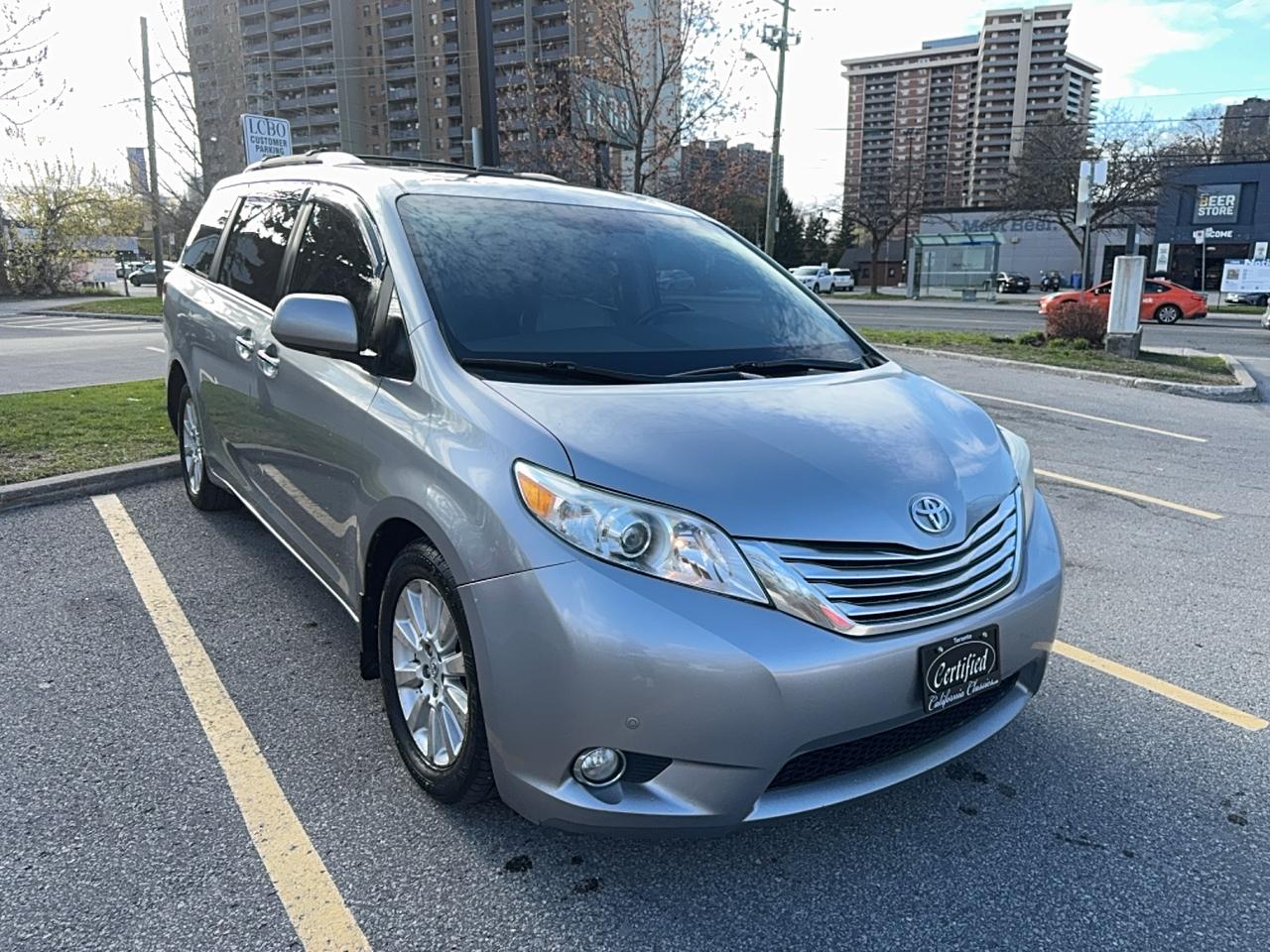2011 Toyota Sienna LIMITED Photo