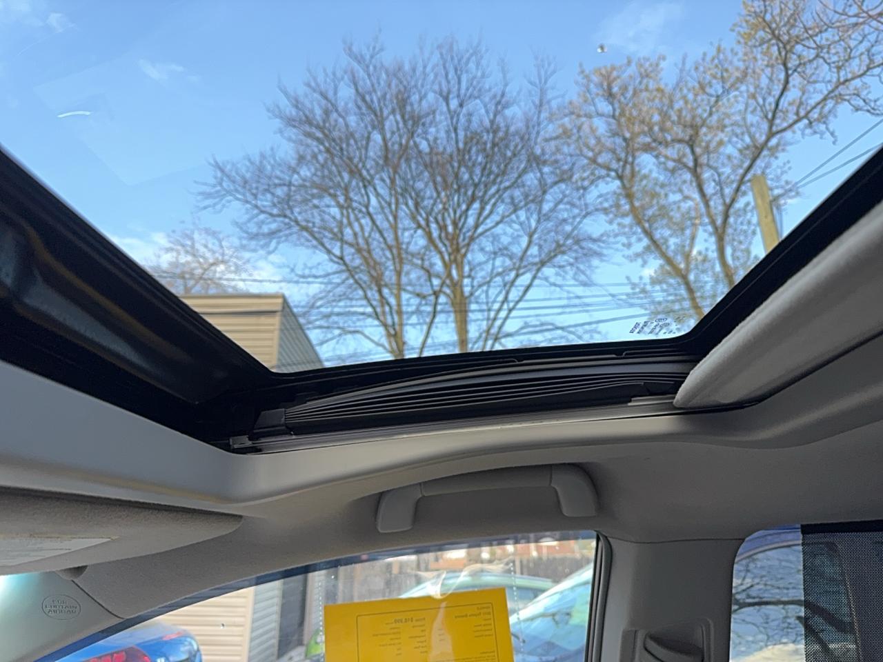 2011 Toyota Sienna LIMITED Photo