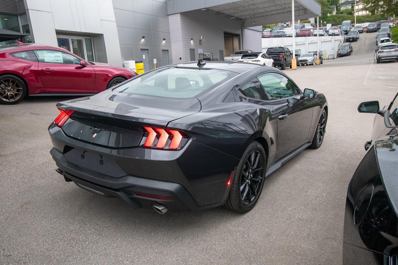 2024 Ford Mustang EcoBoost Premium Photo4