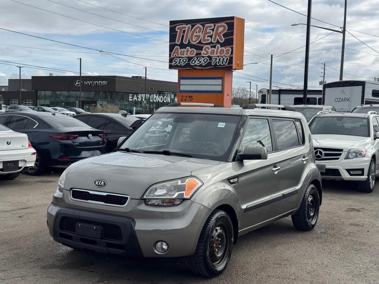 2011 Kia Soul 4U, MANUAL, HATCH, GREAT SHAPE, ALLOYS, CERTIFIED - Photo #1