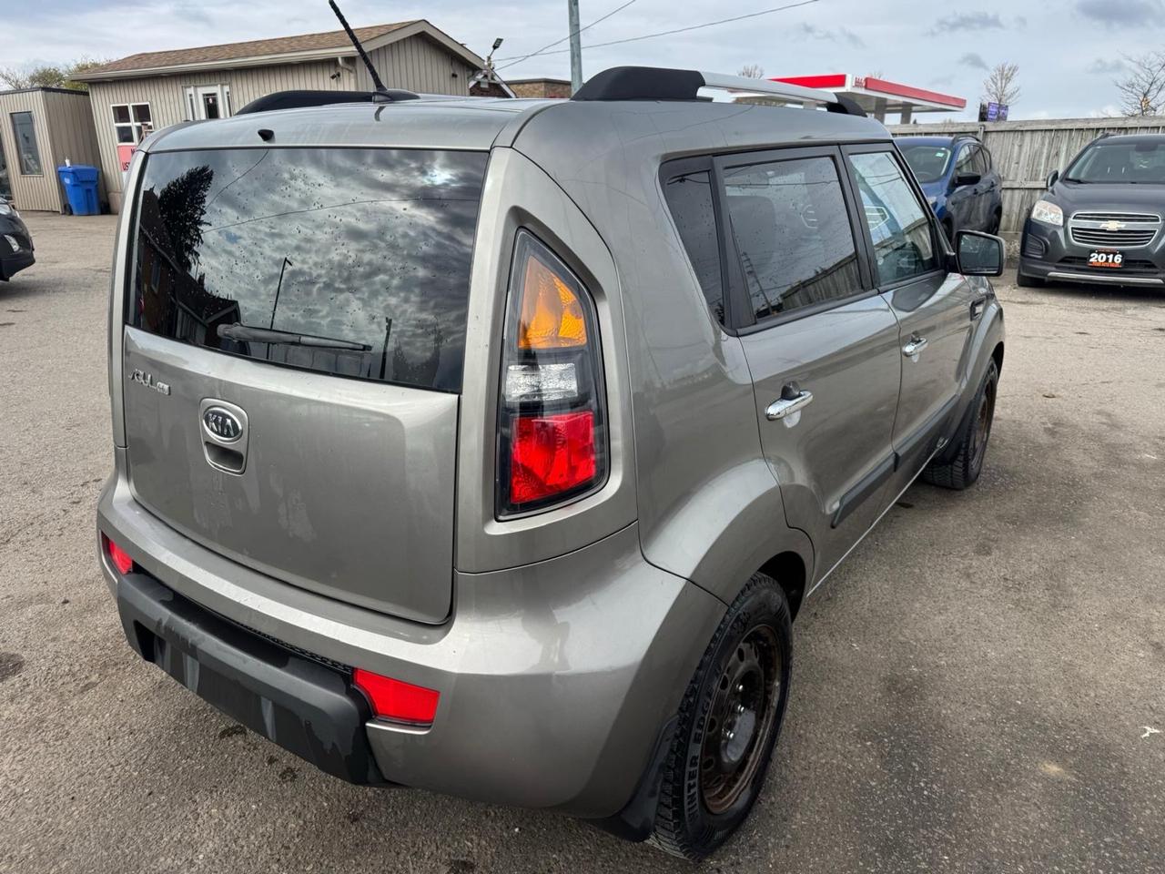 2011 Kia Soul 4U, MANUAL, HATCH, GREAT SHAPE, ALLOYS, CERTIFIED Photo