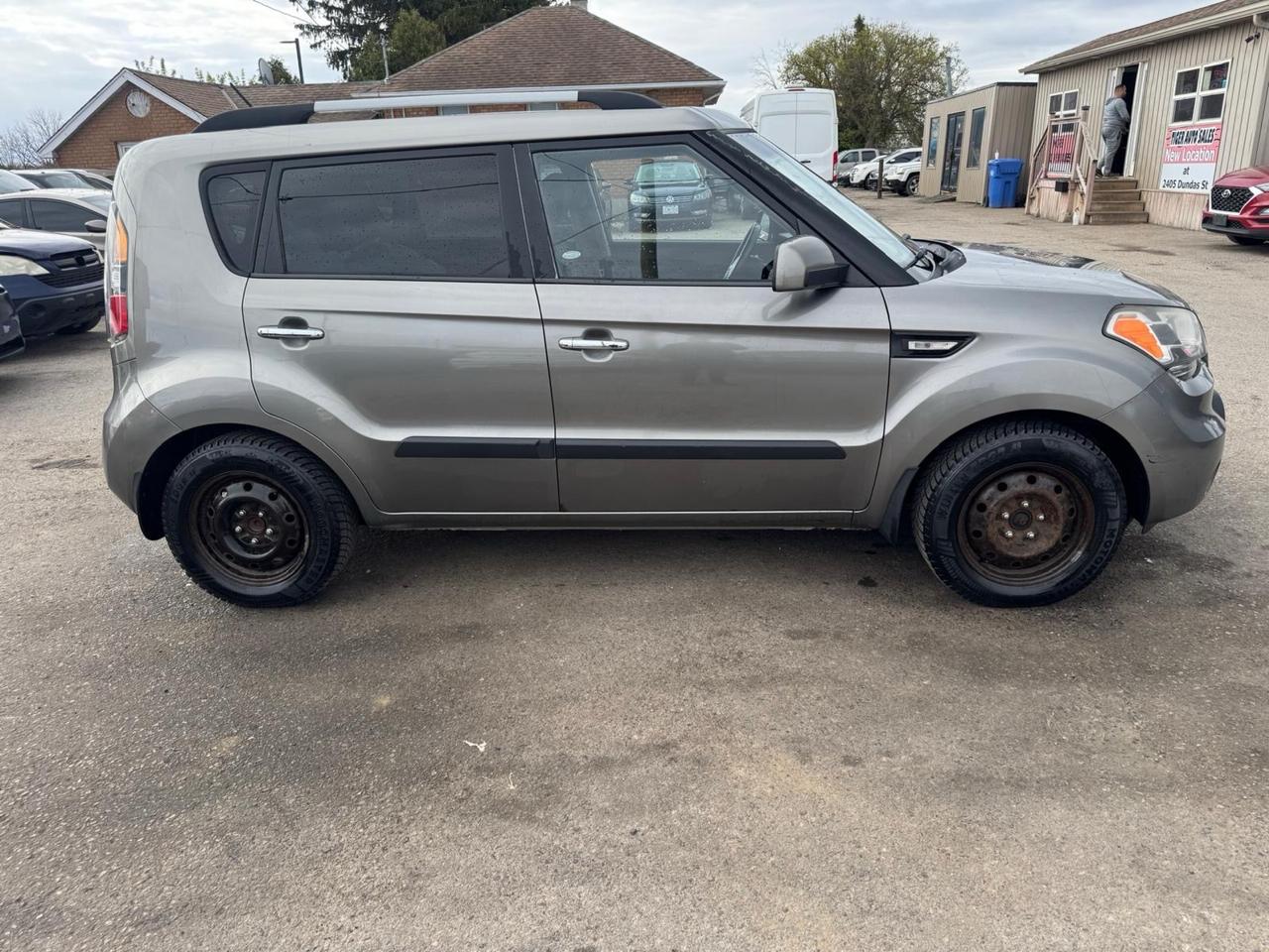 2011 Kia Soul 4U, MANUAL, HATCH, GREAT SHAPE, ALLOYS, CERTIFIED Photo