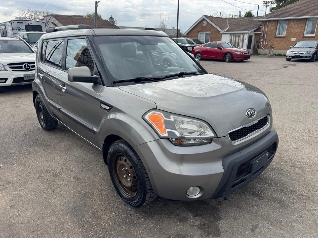 2011 Kia Soul 4U, MANUAL, HATCH, GREAT SHAPE, ALLOYS, CERTIFIED Photo