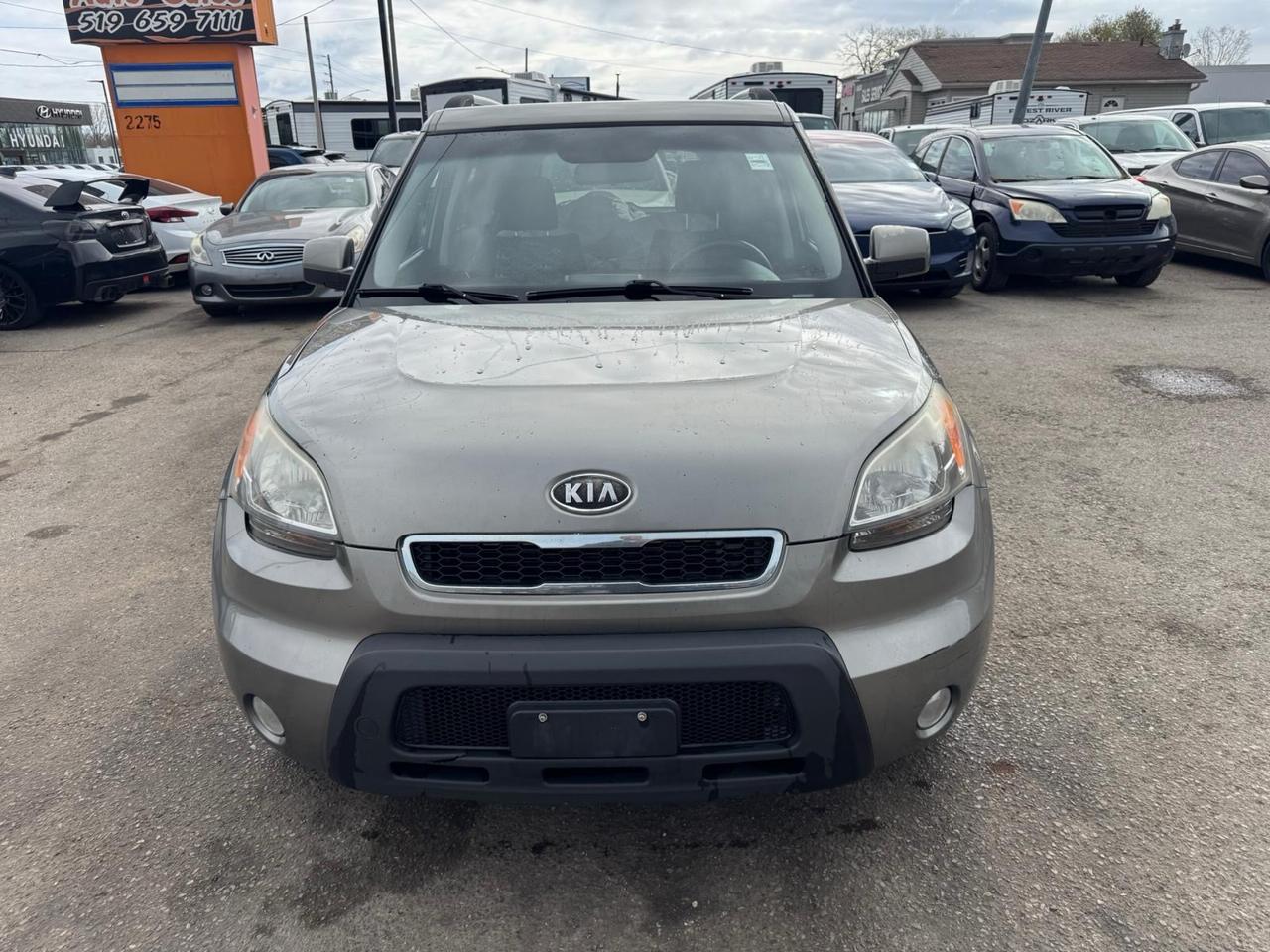 2011 Kia Soul 4U, MANUAL, HATCH, GREAT SHAPE, ALLOYS, CERTIFIED Photo