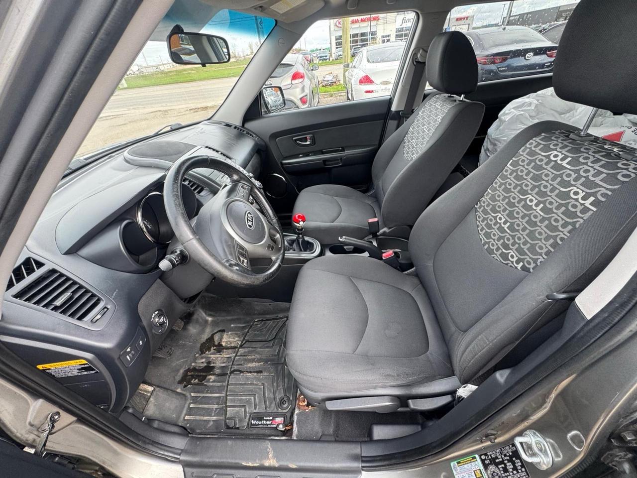 2011 Kia Soul 4U, MANUAL, HATCH, GREAT SHAPE, ALLOYS, CERTIFIED Photo