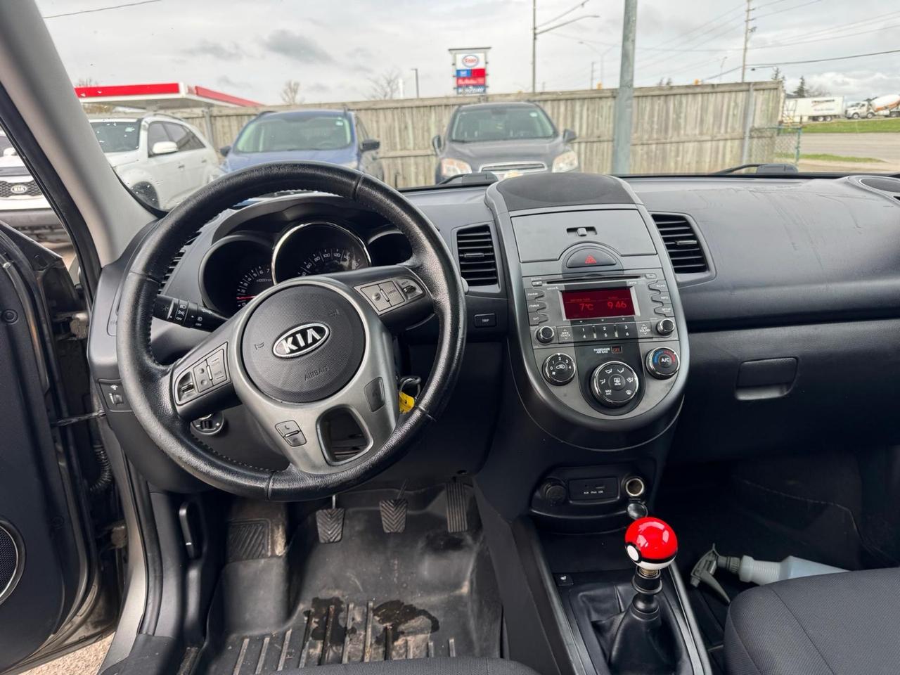 2011 Kia Soul 4U, MANUAL, HATCH, GREAT SHAPE, ALLOYS, CERTIFIED Photo
