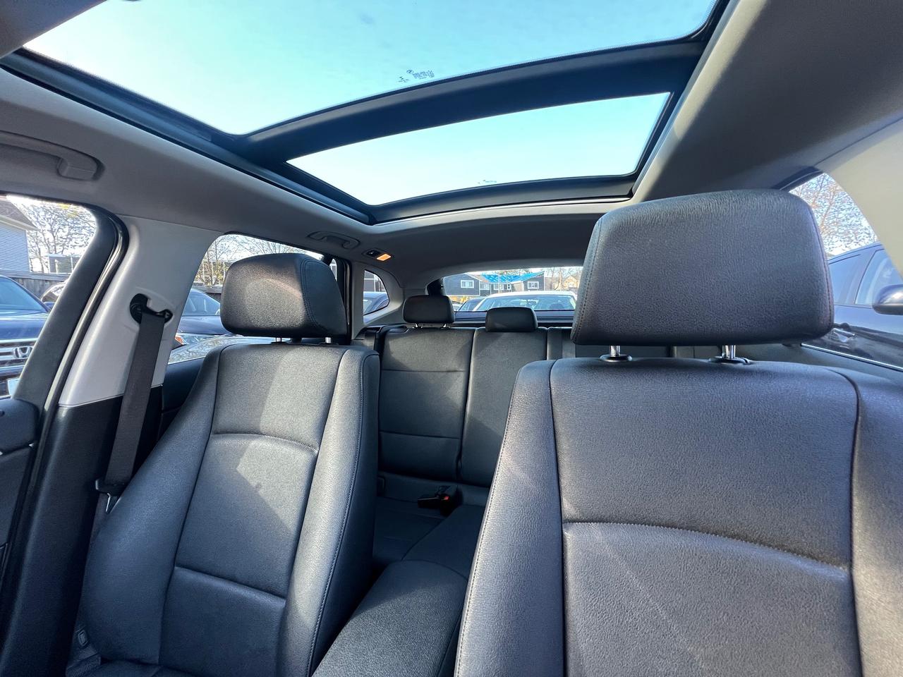2015 BMW X1 SUNROOF-HEATED SEATS-BLUETOOTH & MORE! Photo