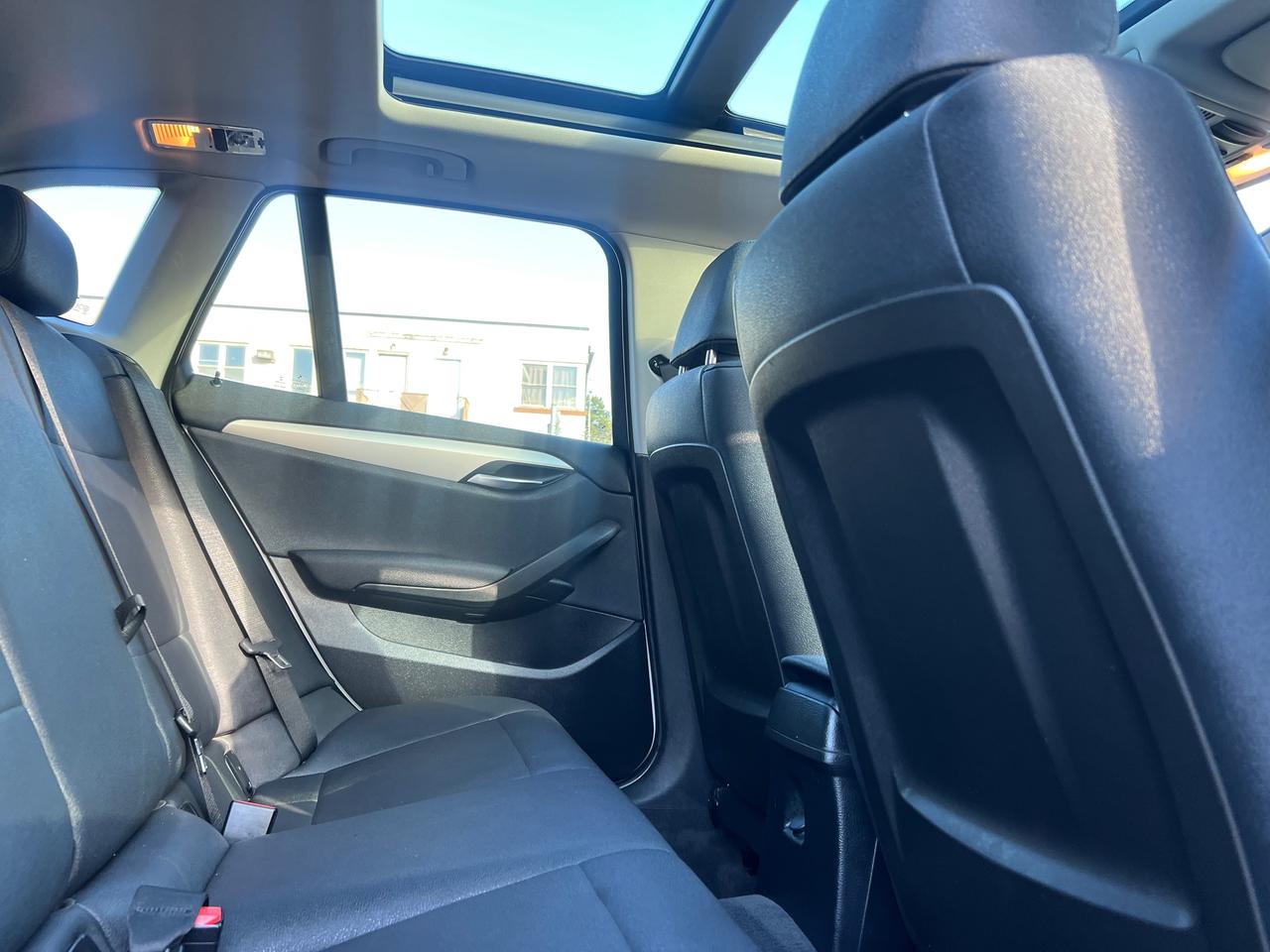 2015 BMW X1 SUNROOF-HEATED SEATS-BLUETOOTH & MORE! Photo