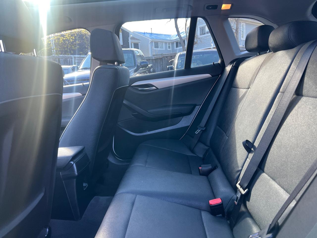 2015 BMW X1 SUNROOF-HEATED SEATS-BLUETOOTH & MORE! Photo
