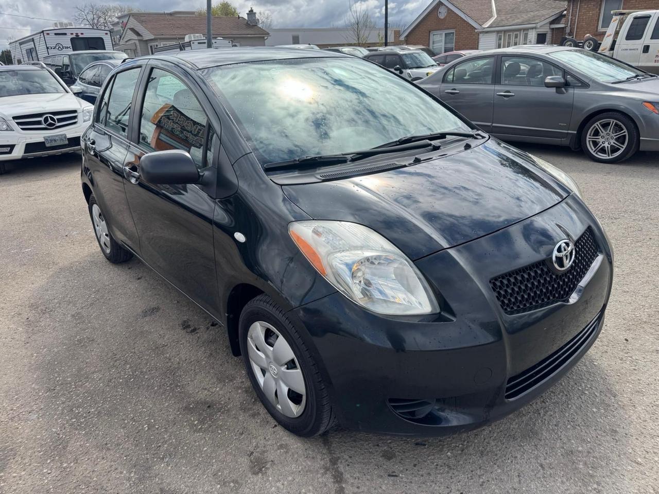 2007 Toyota Yaris LE, HATCH, MANUAL, GREAT ON FUEL, RELIABLE, CERT Photo