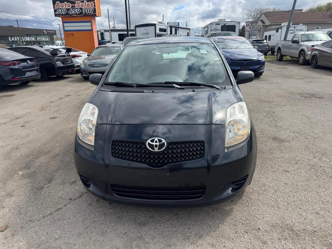 2007 Toyota Yaris LE, HATCH, MANUAL, GREAT ON FUEL, RELIABLE, CERT Photo