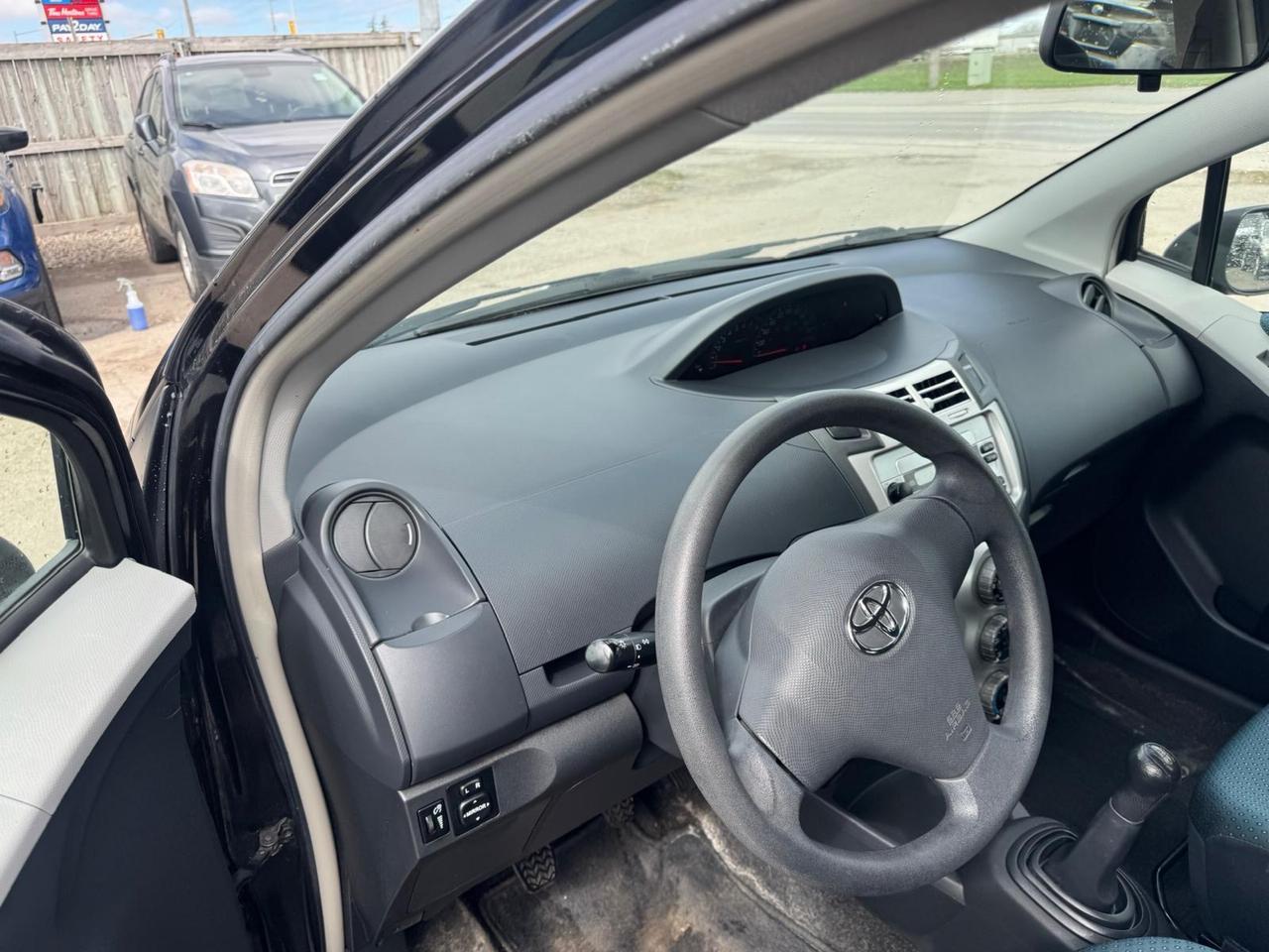 2007 Toyota Yaris LE, HATCH, MANUAL, GREAT ON FUEL, RELIABLE, CERT Photo