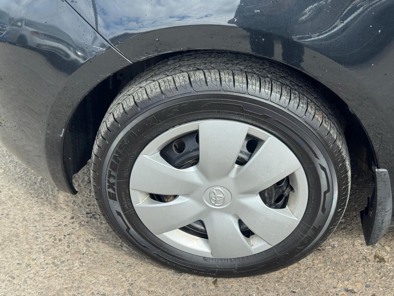 2007 Toyota Yaris LE, HATCH, MANUAL, GREAT ON FUEL, RELIABLE, CERT Photo