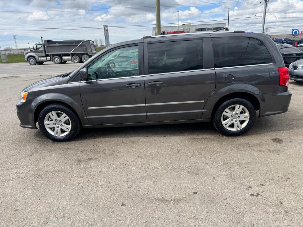 2015 Dodge Grand Caravan CREW PLUS, LEATHER, NAVI, 175KMS, CERTIFIED Photo