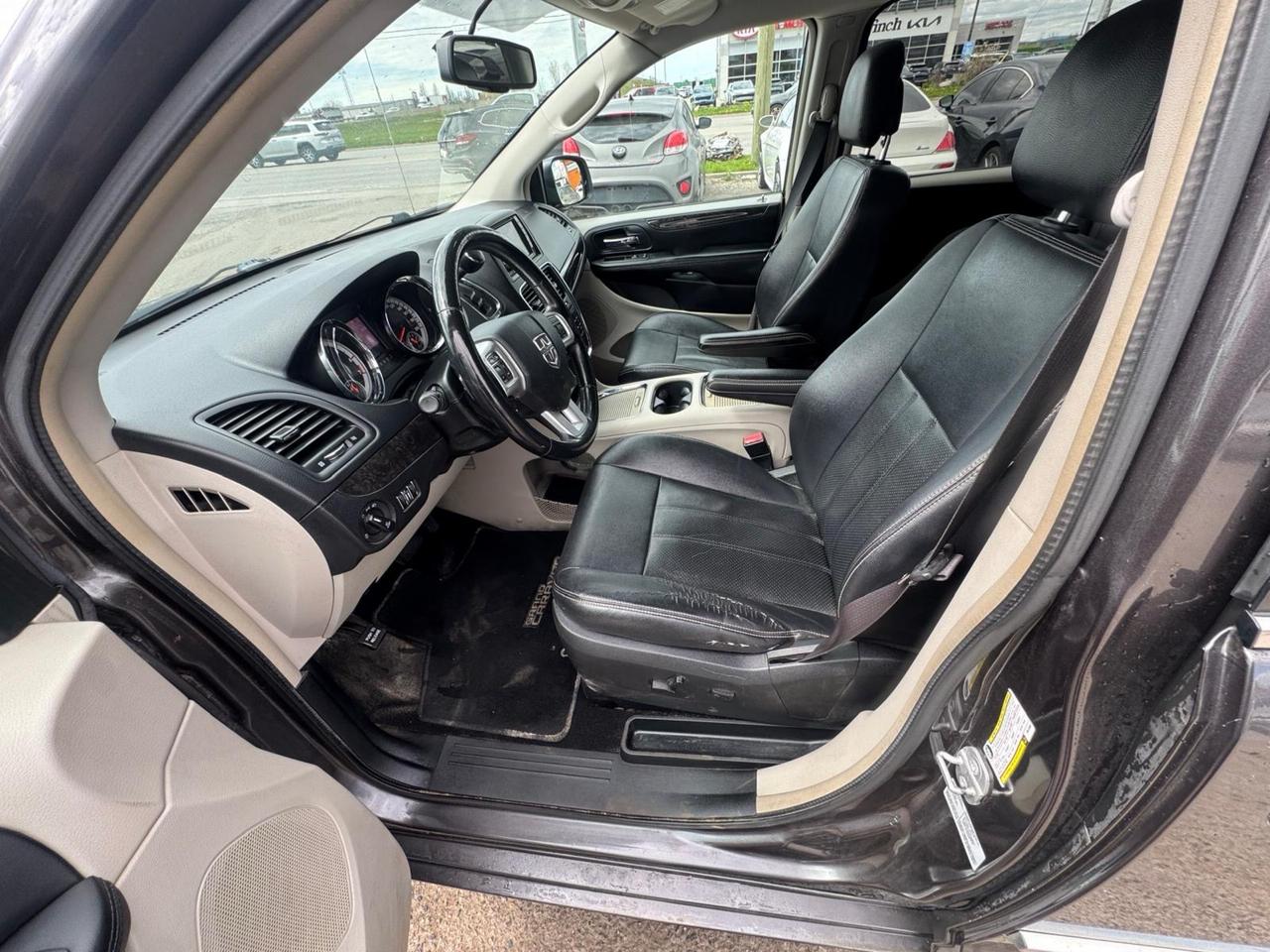 2015 Dodge Grand Caravan CREW PLUS, LEATHER, NAVI, 175KMS, CERTIFIED Photo