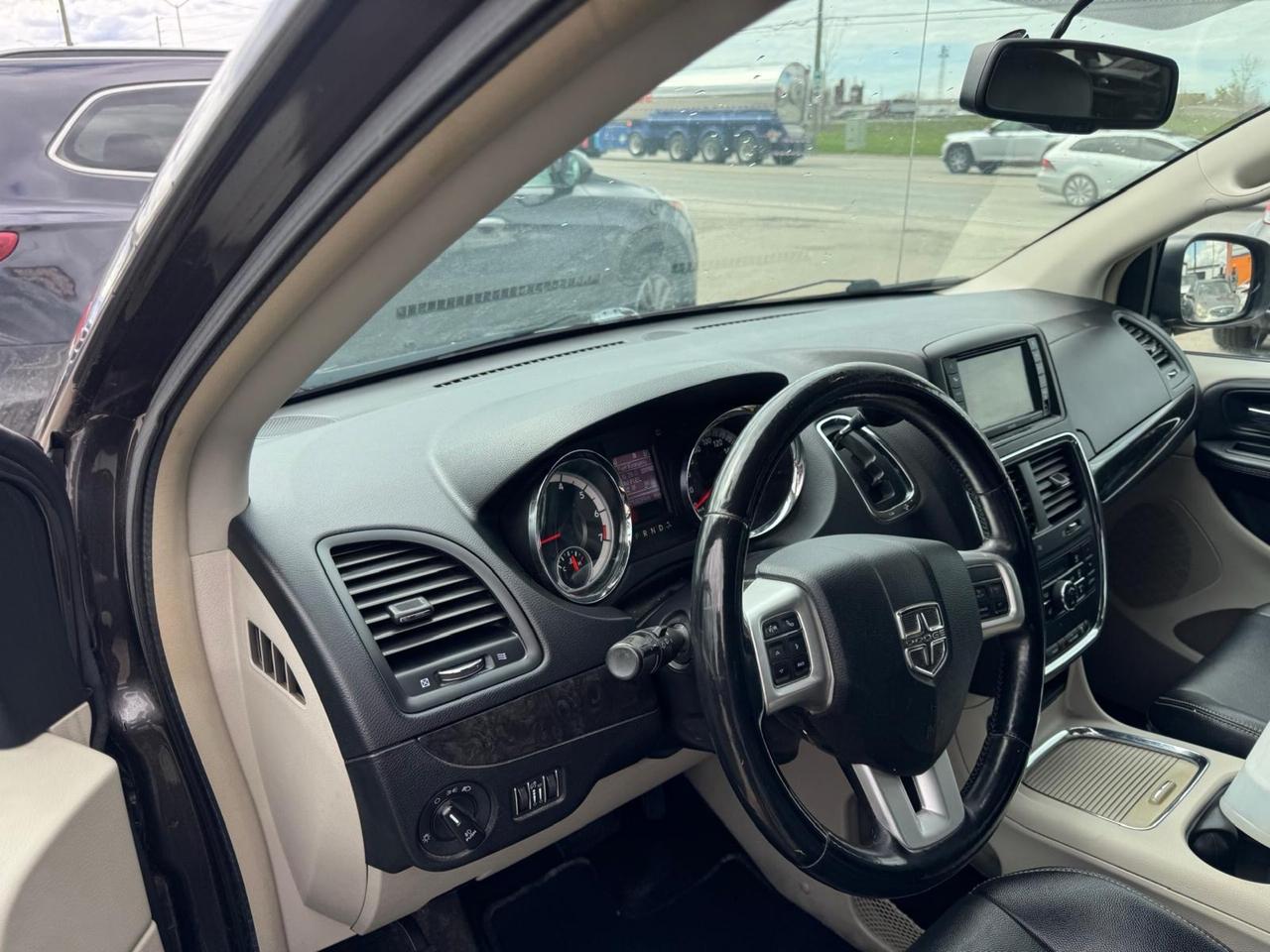 2015 Dodge Grand Caravan CREW PLUS, LEATHER, NAVI, 175KMS, CERTIFIED Photo