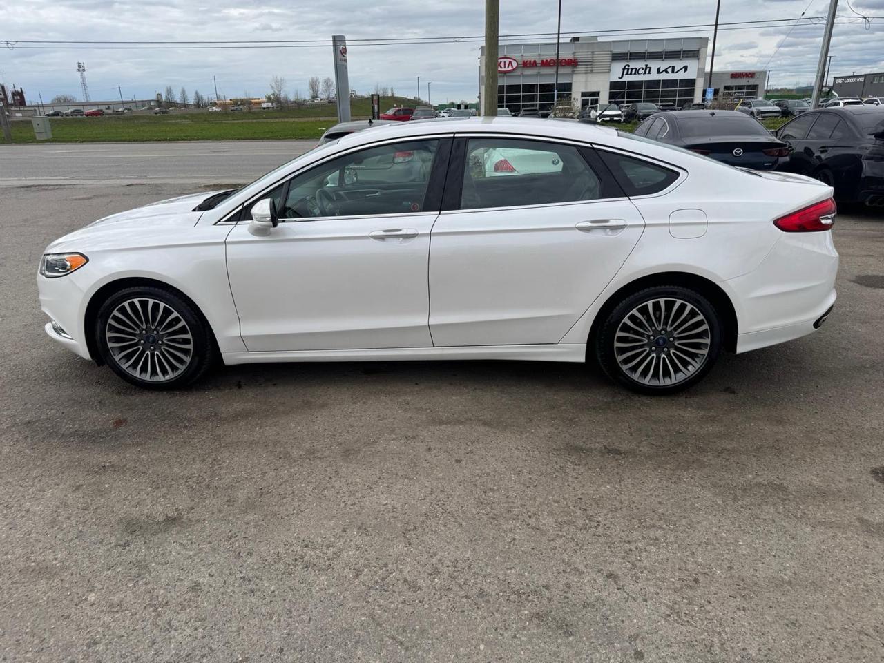 2017 Ford Fusion SE, LEATHER, LOADED, ONLY 136KMS, CERTIFIED Photo