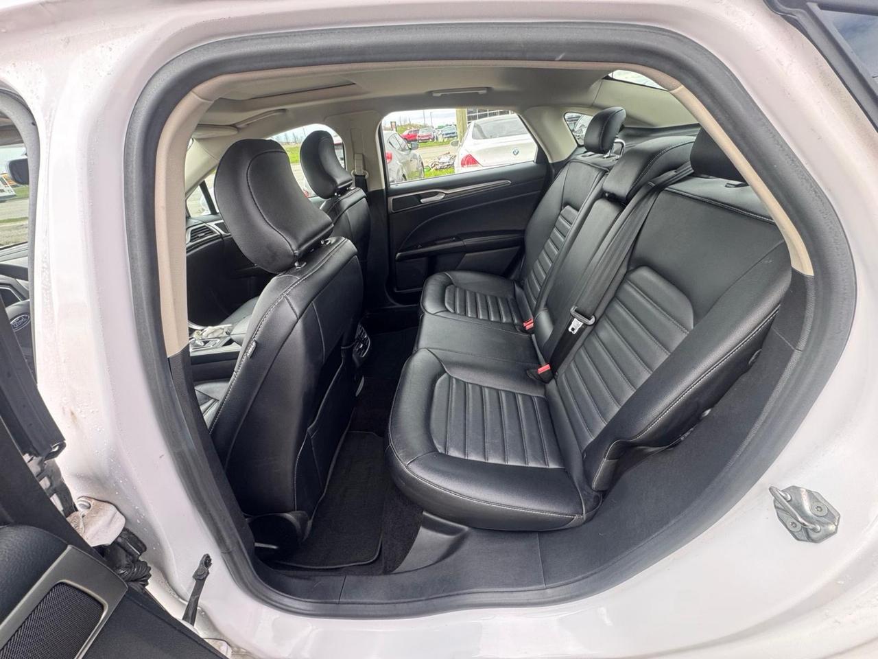 2017 Ford Fusion SE, LEATHER, LOADED, ONLY 136KMS, CERTIFIED Photo