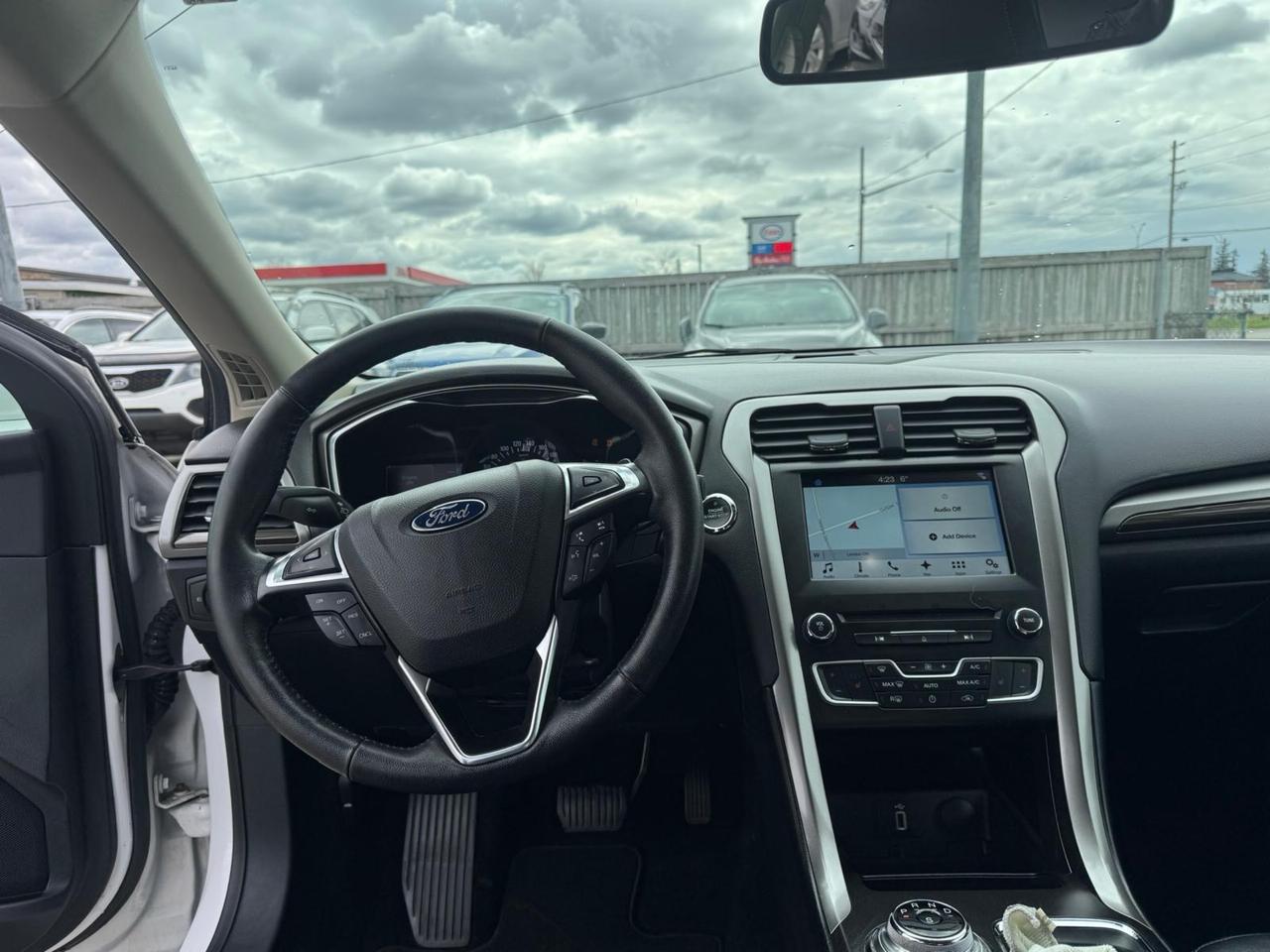 2017 Ford Fusion SE, LEATHER, LOADED, ONLY 136KMS, CERTIFIED Photo