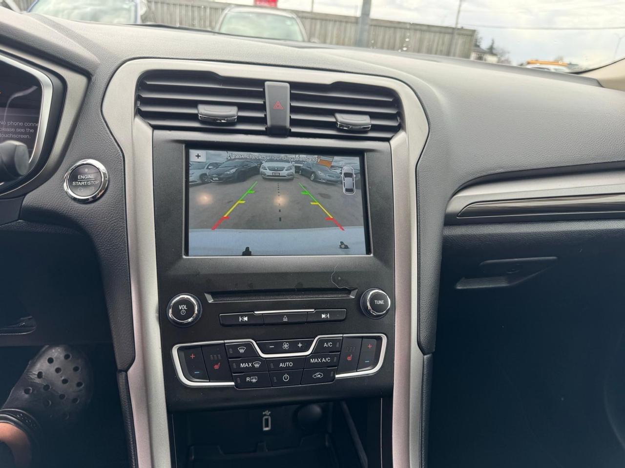 2017 Ford Fusion SE, LEATHER, LOADED, ONLY 136KMS, CERTIFIED Photo