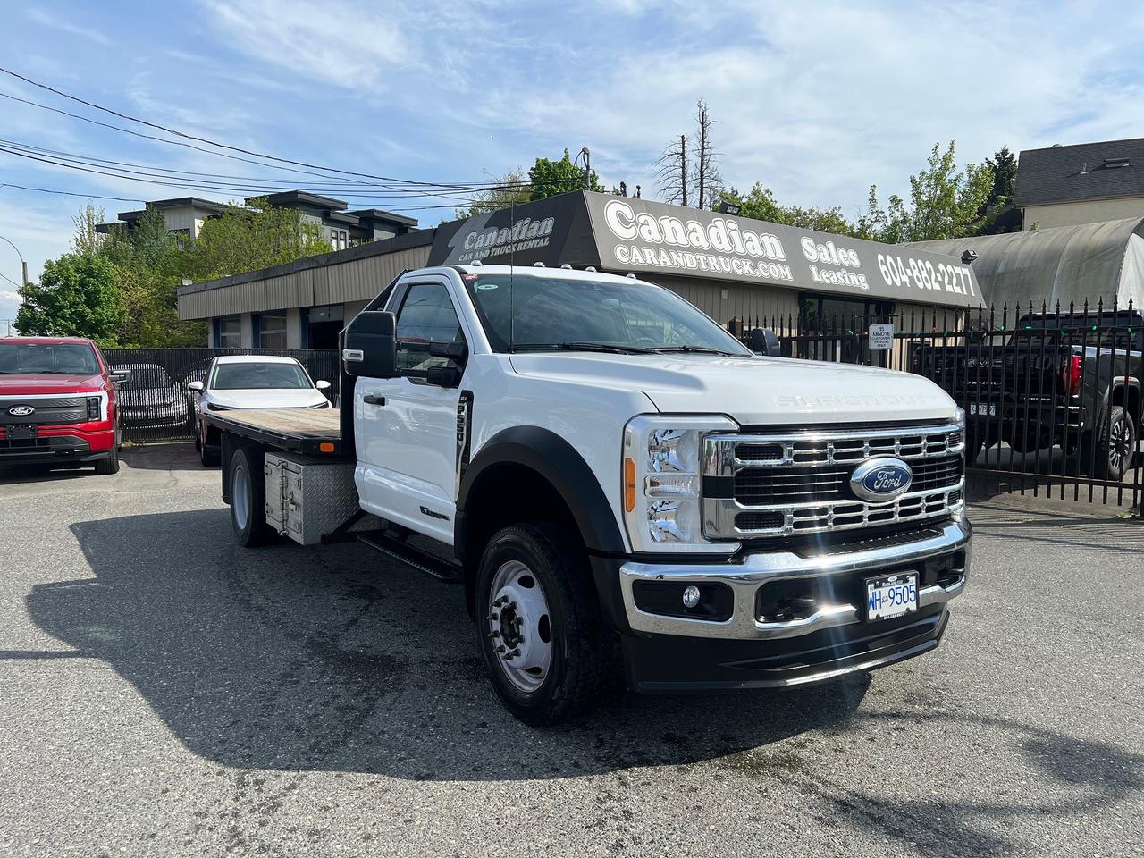 2023 Ford SUPER DUTY F-550 DRW XLT Photo6