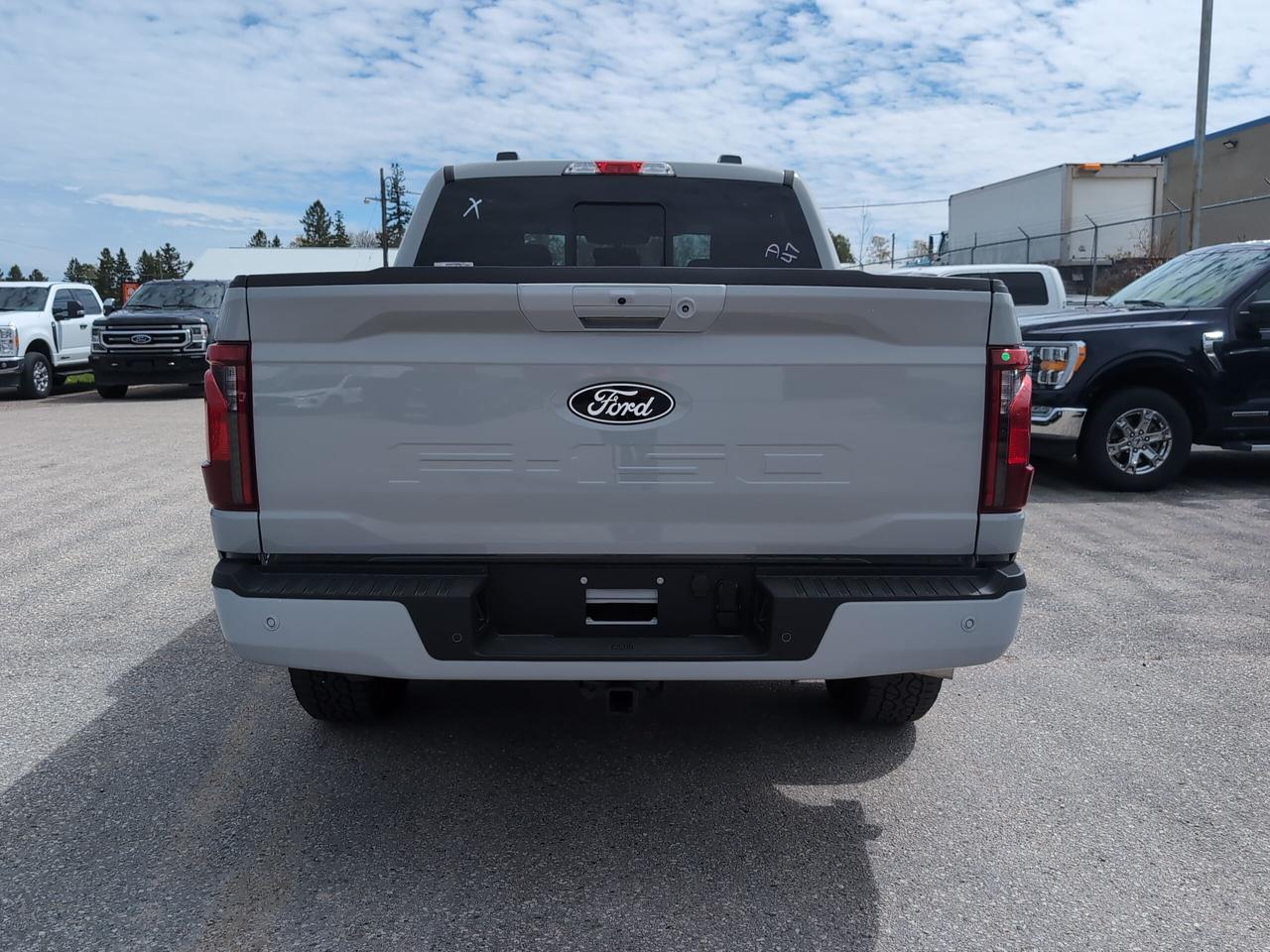 2026 Ford F-150 XLT SuperCrew 302A 4x4 Photo4