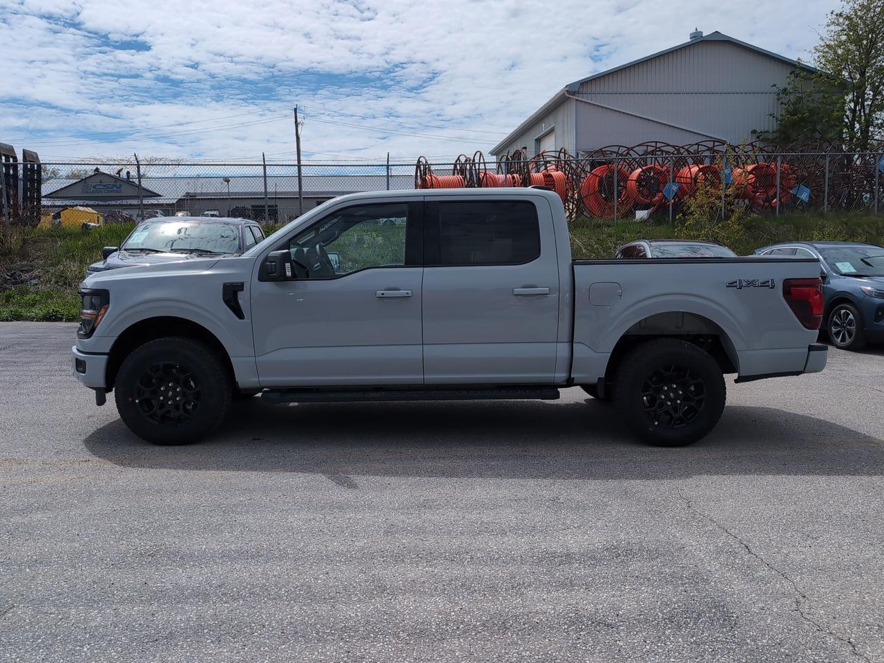 2026 Ford F-150 XLT SuperCrew 302A 4x4 Photo2