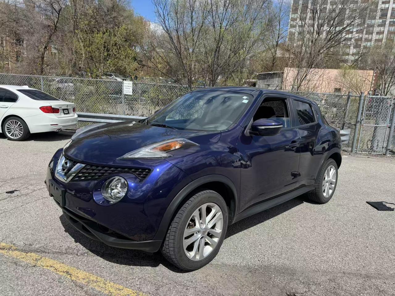 2016 Nissan Juke 5DR WGN CVT SV FWD Photo0