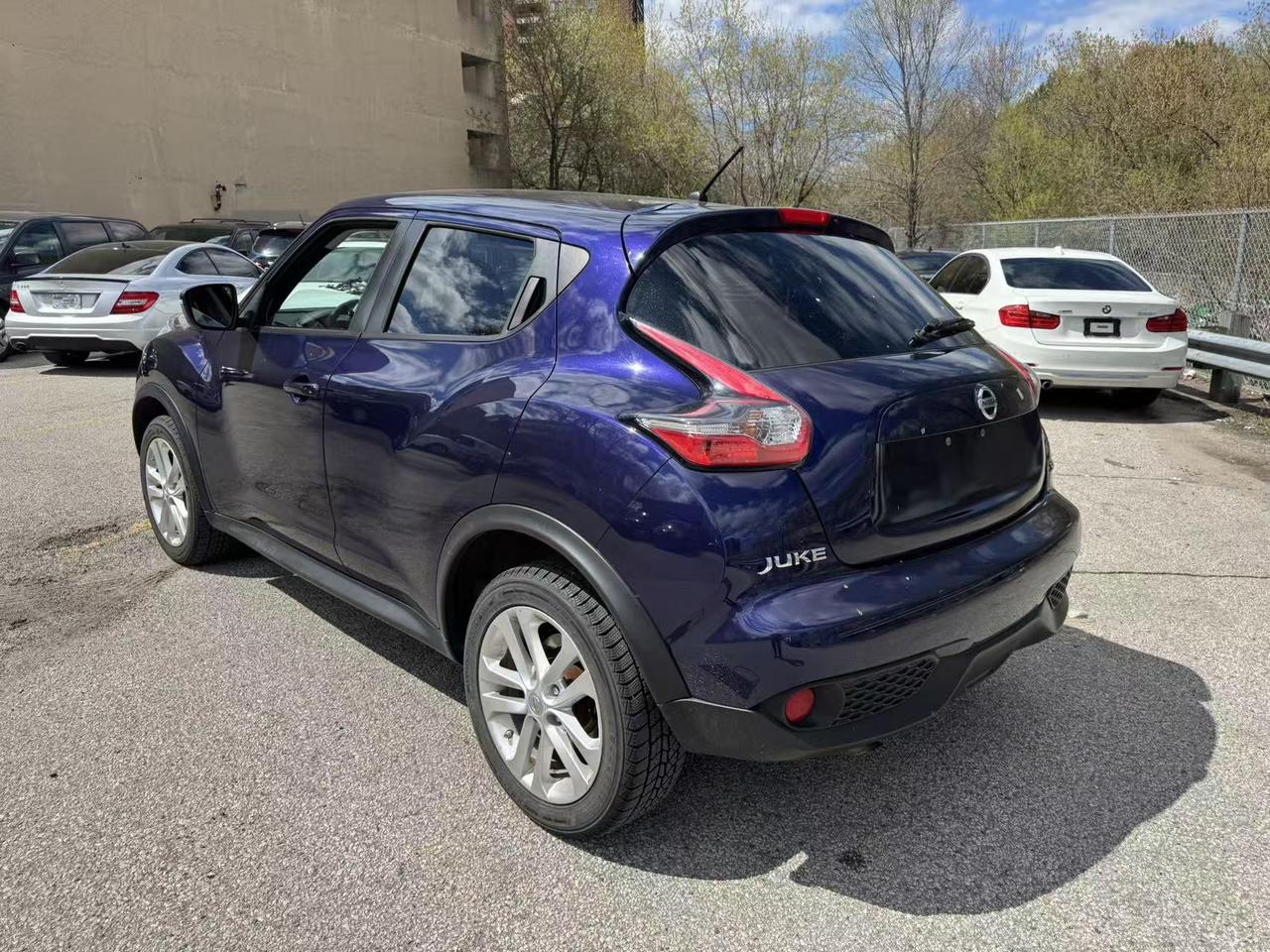 2016 Nissan Juke 5DR WGN CVT SV FWD Photo